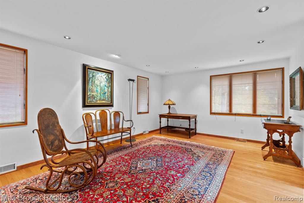 1065 Greentree Road Bloomfield Hills, MI 48304 - Photo 16 of 29 Gallery Image 16