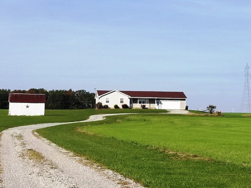 12109 South County Line Road Decatur, IN 46733 - Photo 2 of 15