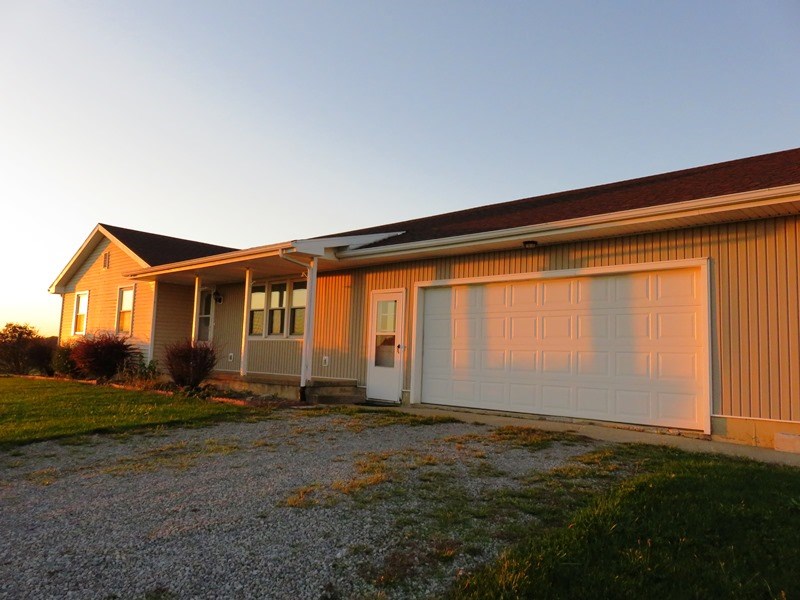 12109 South County Line Road Decatur, IN 46733 - Photo 3 of 15