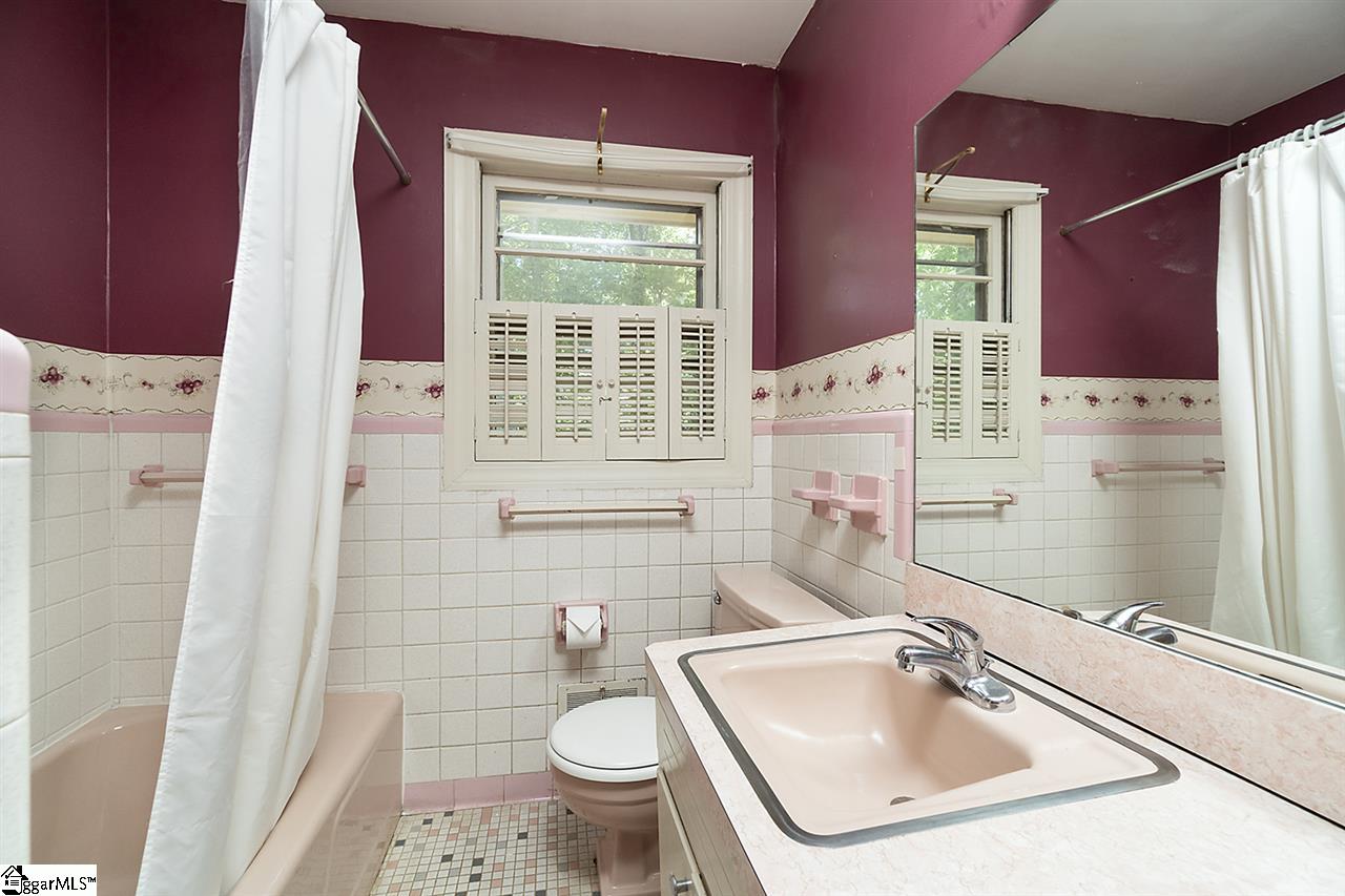 908 South Buncombe Road Greer, SC 29650 - Photo 14 of 22 Gallery Image 14