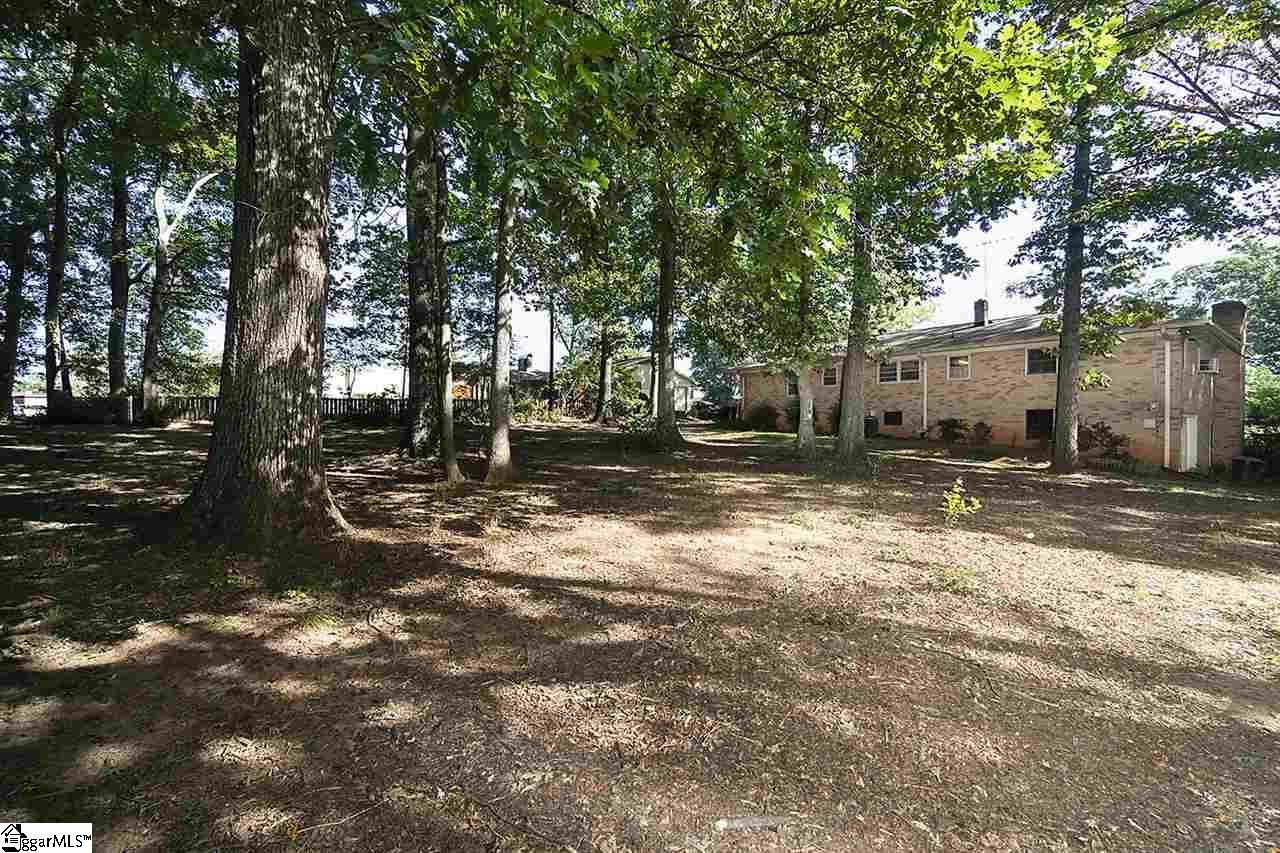 908 South Buncombe Road Greer, SC 29650 - Photo 4 of 22 Gallery Image 4