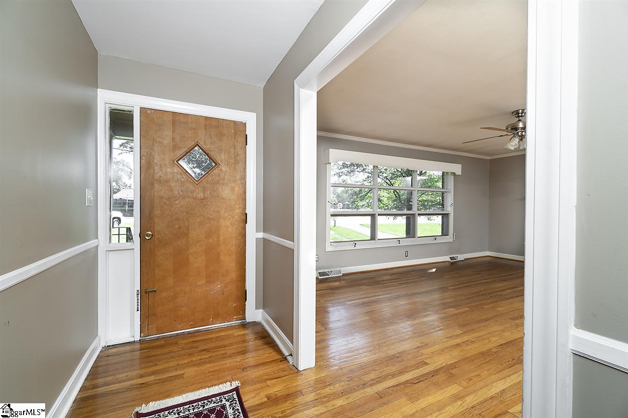 908 South Buncombe Road Greer, SC 29650 - Photo 6 of 22 Gallery Image 6