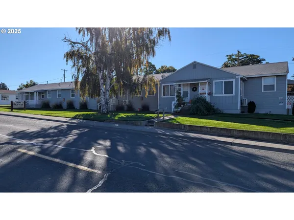 $995,000 | 204 Southeast 12th Street, College Place, WA 99324