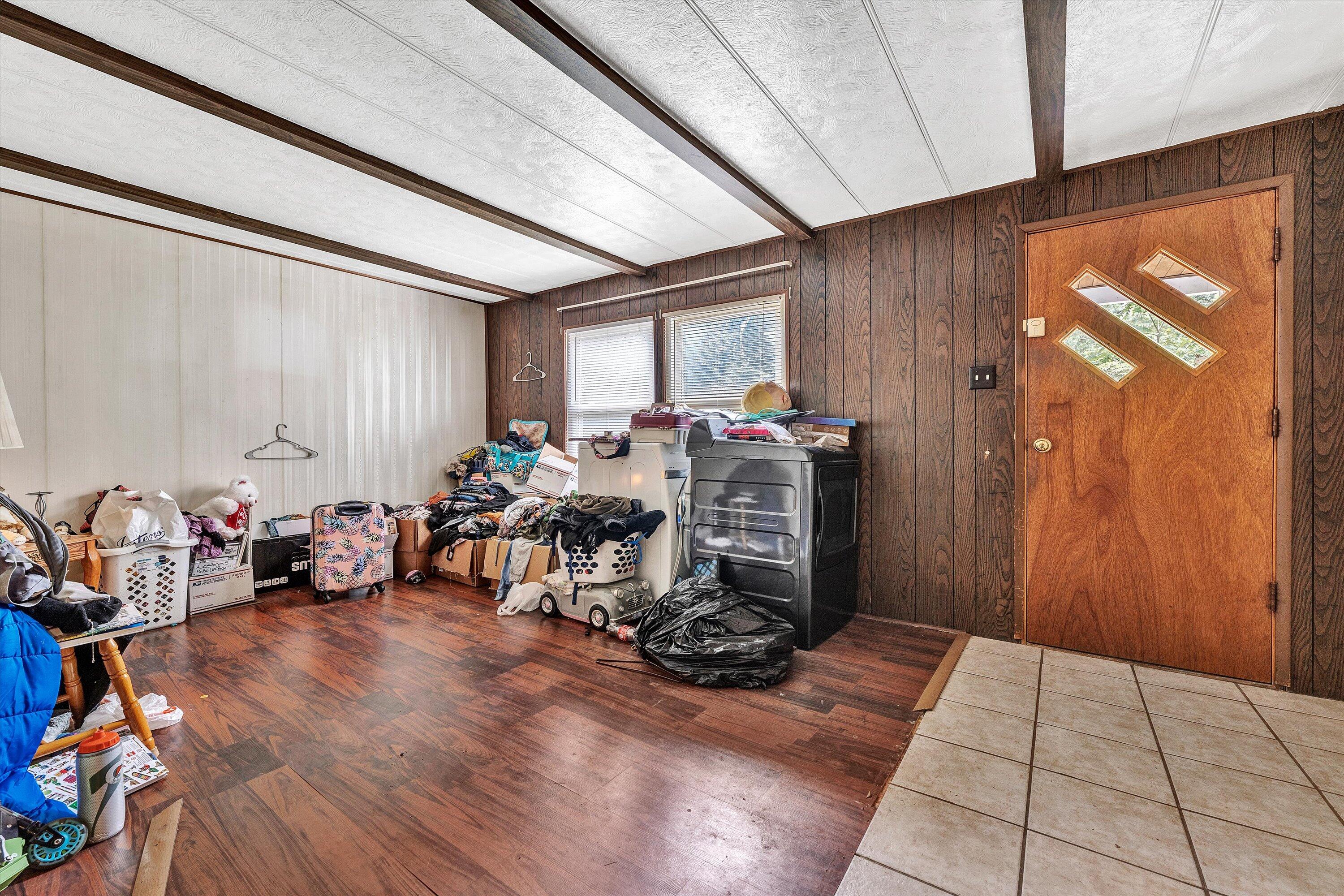 914 Givens Tyler Road Salem, VA 24153 - Photo 3 of 18 03-062020240110
