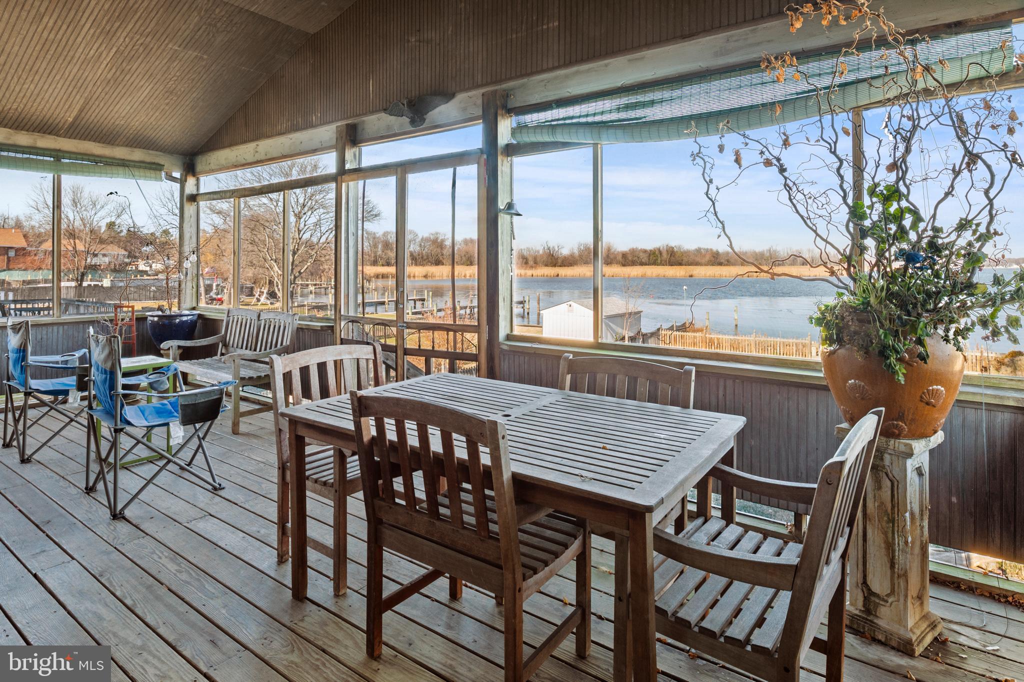 6508 North Point Road Baltimore, MD 21219 - Photo 13 of 34 Screened In Porch