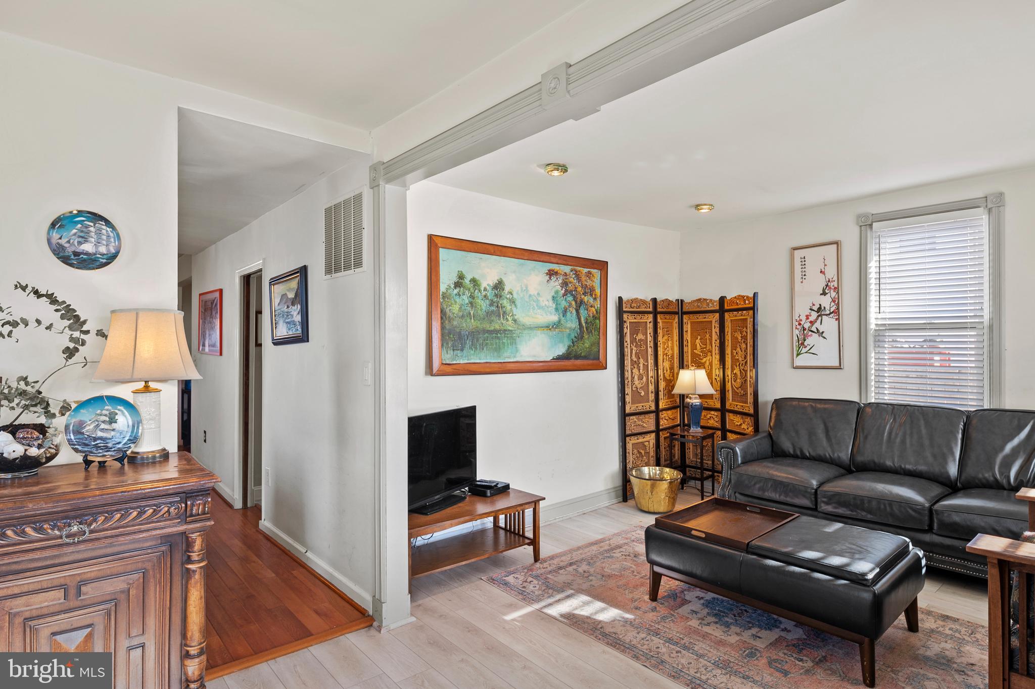 6508 North Point Road Baltimore, MD 21219 - Photo 5 of 34 Entry View