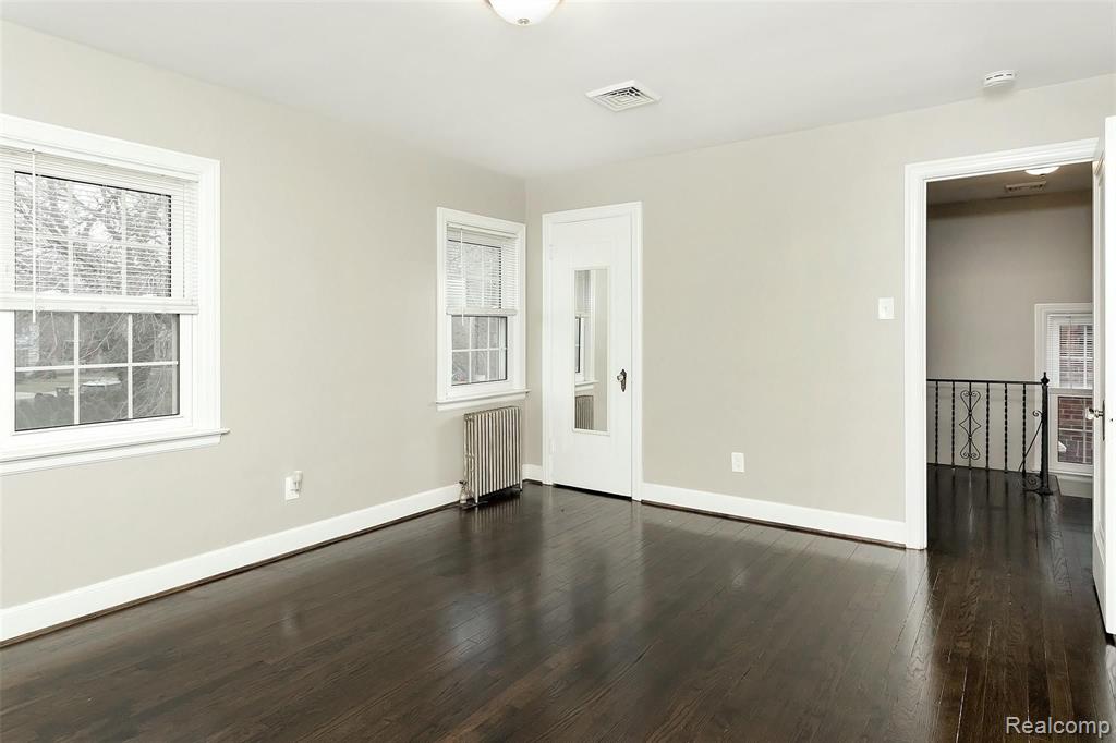 377 McMillan Road Grosse Pointe Farms, MI 48236 - Photo 21 of 38