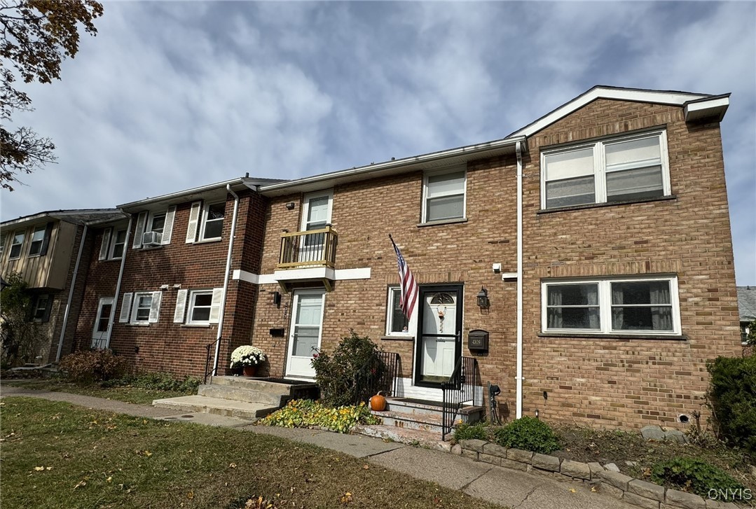 4307 Candlelight Lane Clay, NY 13090 - Photo 3 of 31 2 story unit 2nd from end