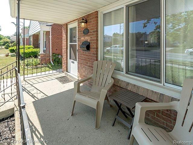 312 Normandy Road Royal Oak, MI 48073 - Photo 49 of 54 deleted216061816_41.jpg