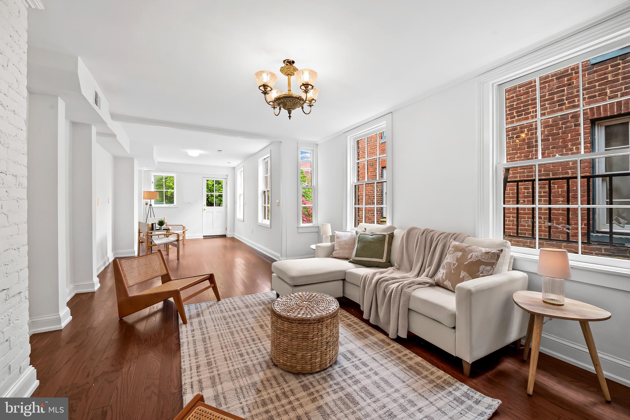 1431 Park Avenue Baltimore, MD 21217 - Photo 27 of 55 a living room with furniture and a large window