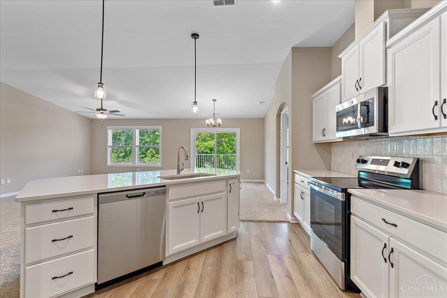 547 Tradition Ridge, Unit 81301 Cincinnati, OH 45245 - Photo 5 of 37