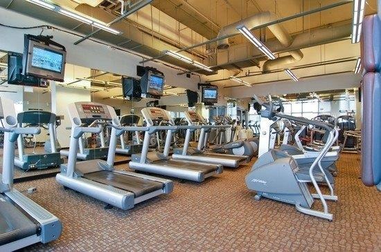 655 West Irving Park Road, Unit 4317 Chicago, IL 60613 - Photo 25 of 25 a view of a room with gym equipment
