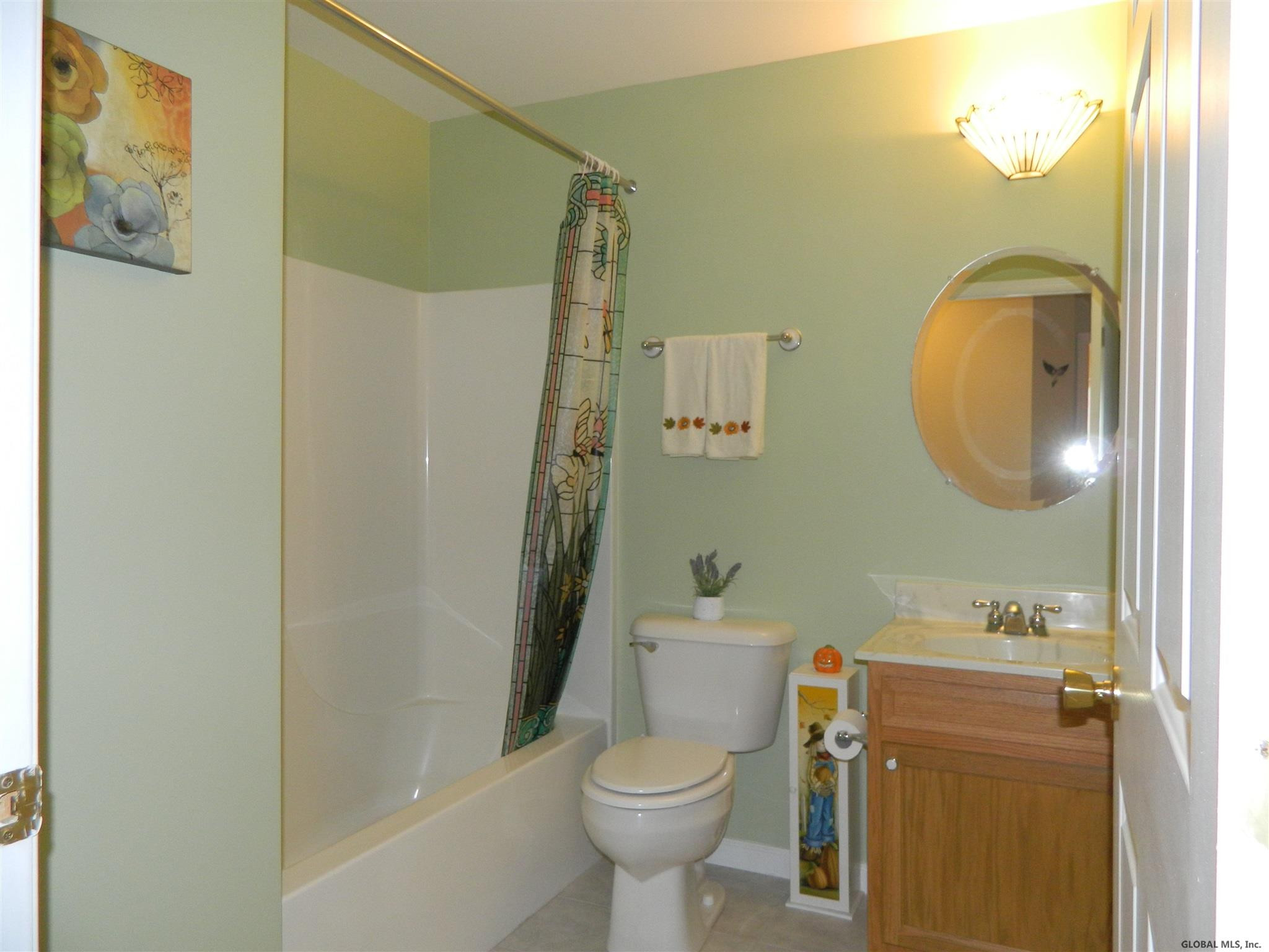 608 Cedar Rensselaer, NY 12144 - Photo 15 of 31 Photo 16
