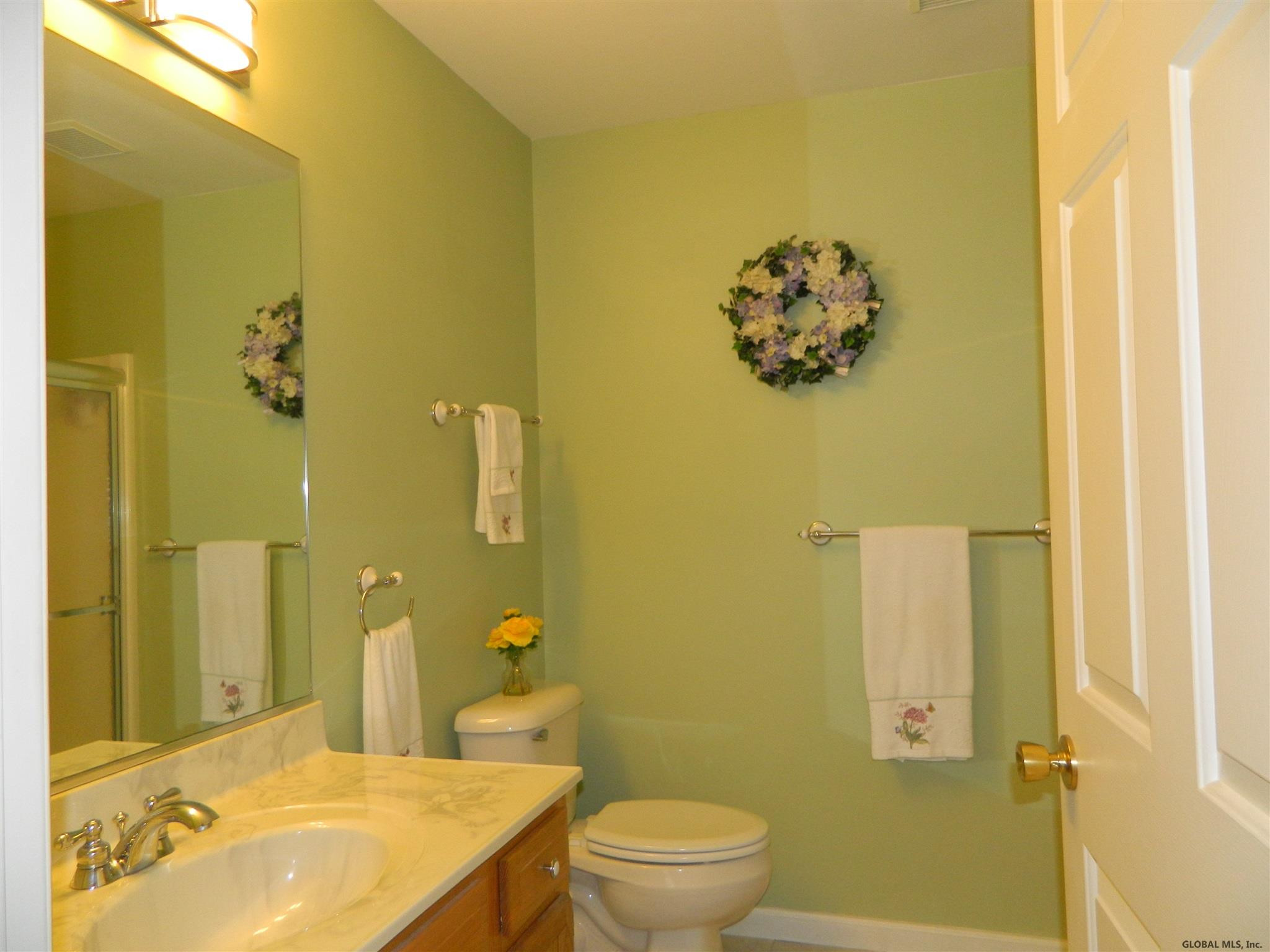 608 Cedar Rensselaer, NY 12144 - Photo 23 of 31 Photo 24