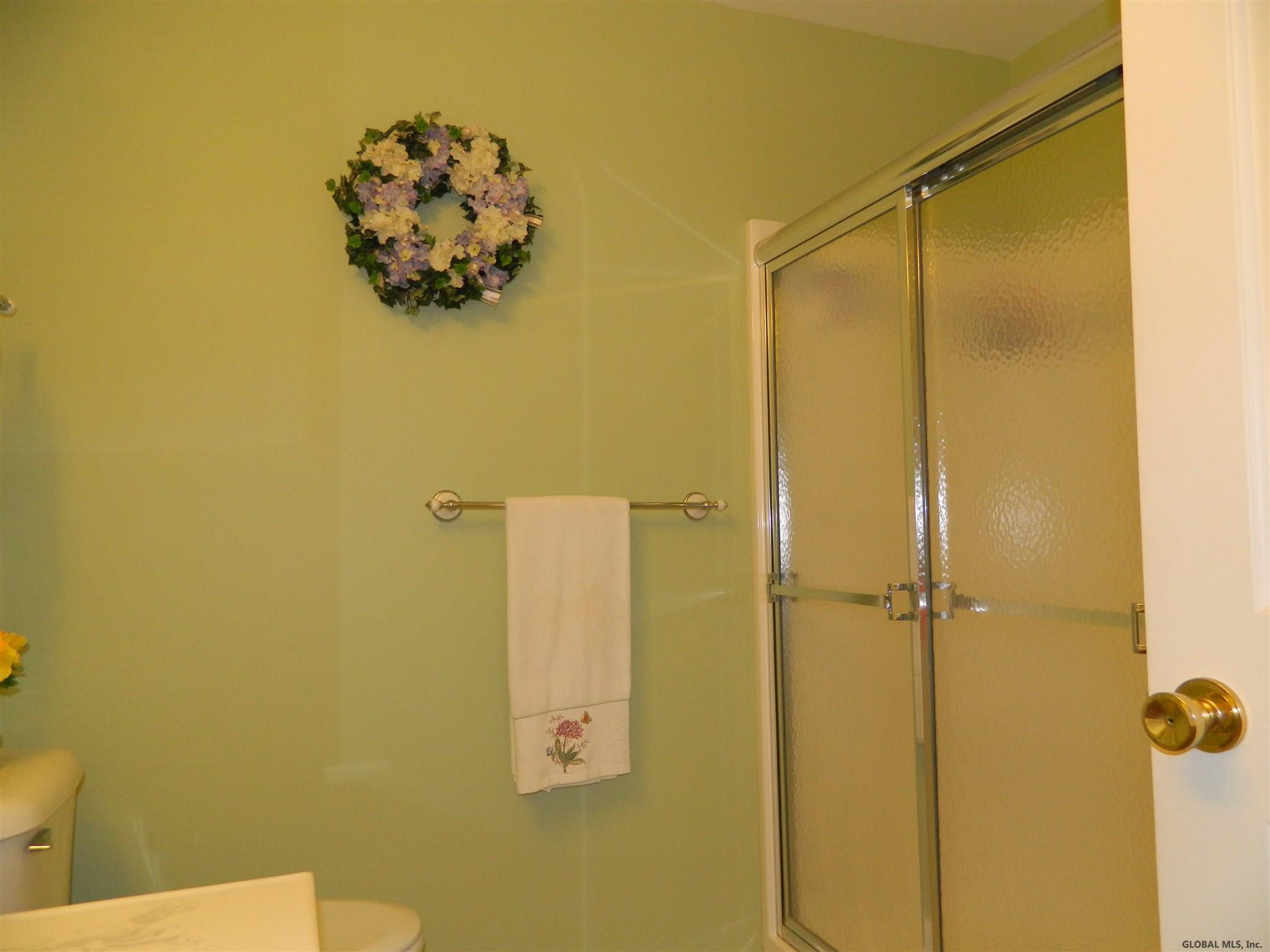 608 Cedar Rensselaer, NY 12144 - Photo 24 of 31 Photo 25