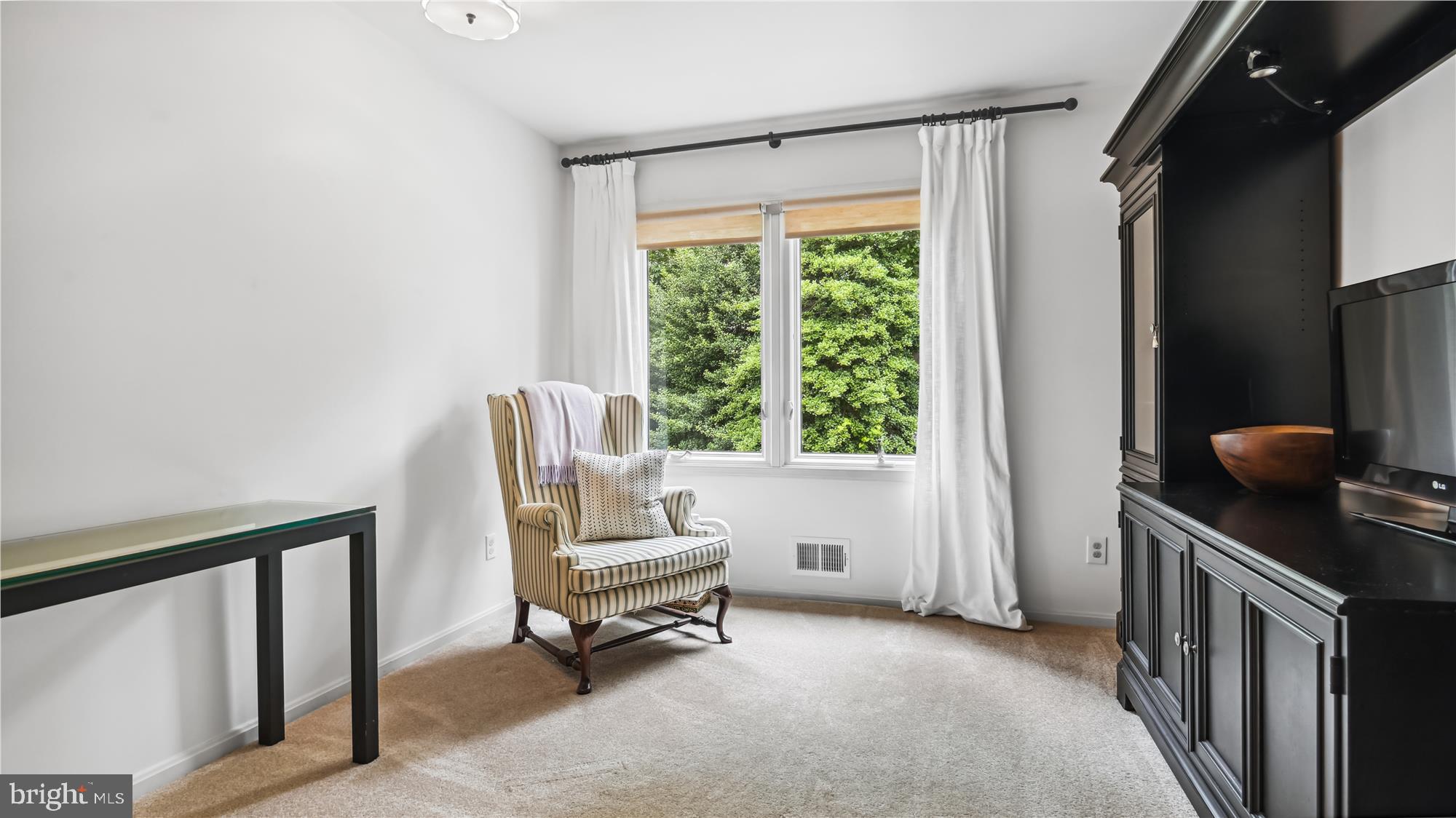 11803 Grey Birch Place Reston, VA 20191 - Photo 30 of 44 Sitting room off Primary