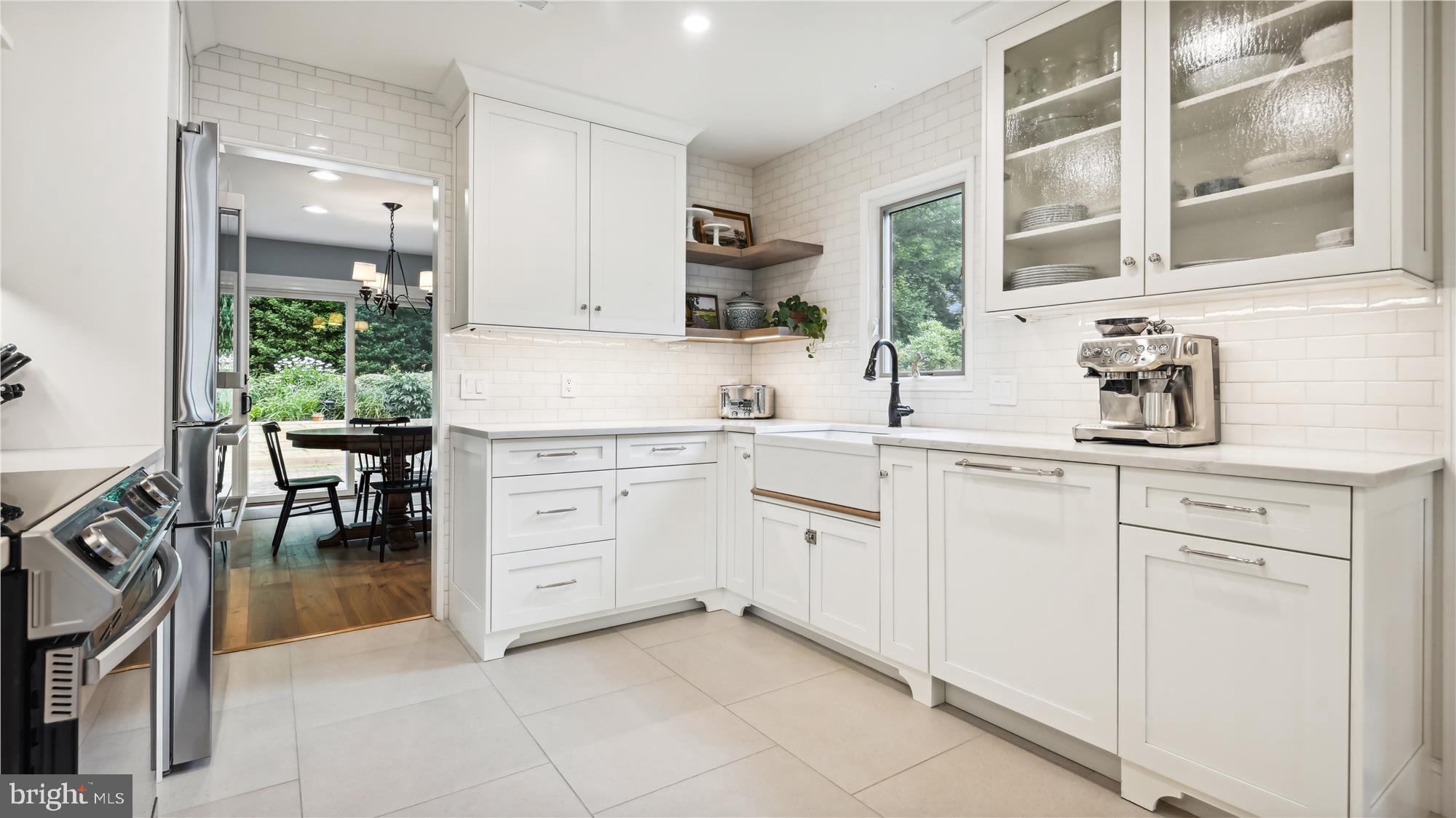 11803 Grey Birch Place Reston, VA 20191 - Photo 6 of 44 30" fireclay
apron-front sink & Miele panel DW