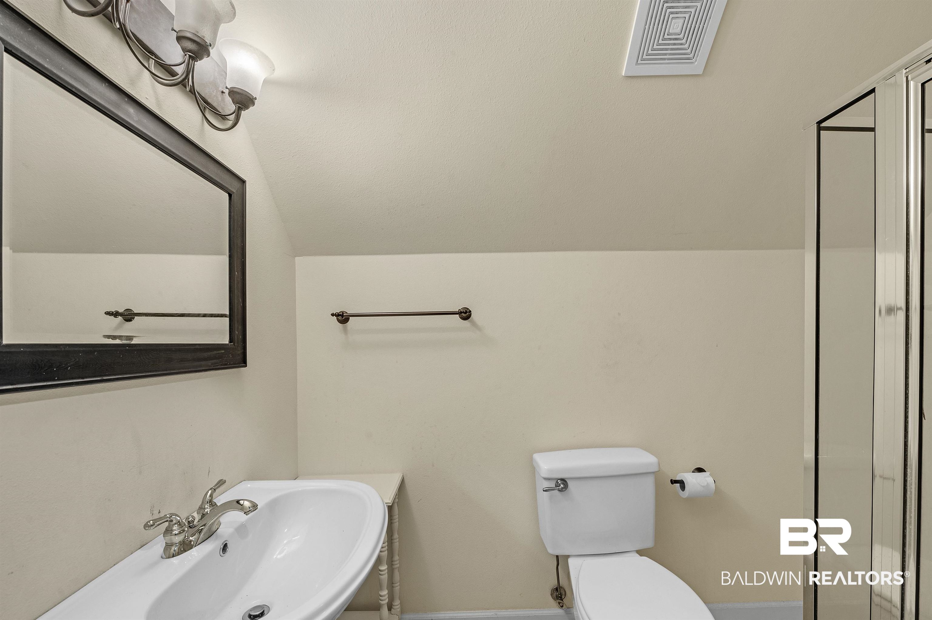 121 Sandy Shoal Loop Fairhope, AL 36532 - Photo 37 of 49 Bathroom 4 Upstairs