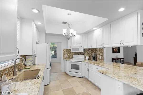 $659,990 | 7983 Valentina Court, Naples, FL 34114