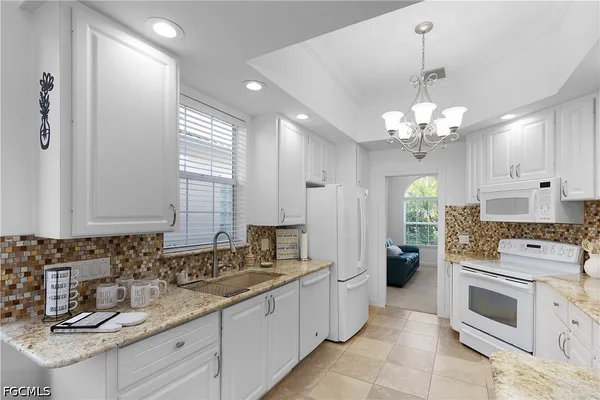 $659,990 | 7983 Valentina Court, Naples, FL 34114