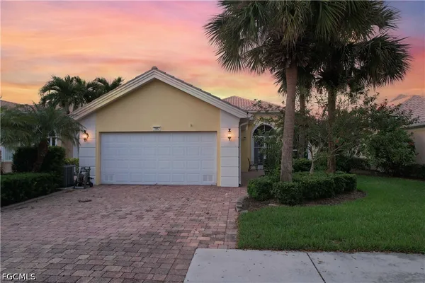 $659,990 | 7983 Valentina Court, Naples, FL 34114