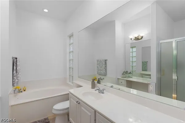 $659,990 | 7983 Valentina Court, Naples, FL 34114