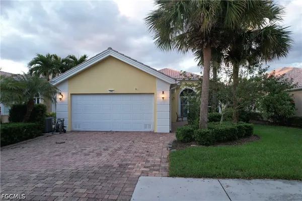 $659,990 | 7983 Valentina Court, Naples, FL 34114