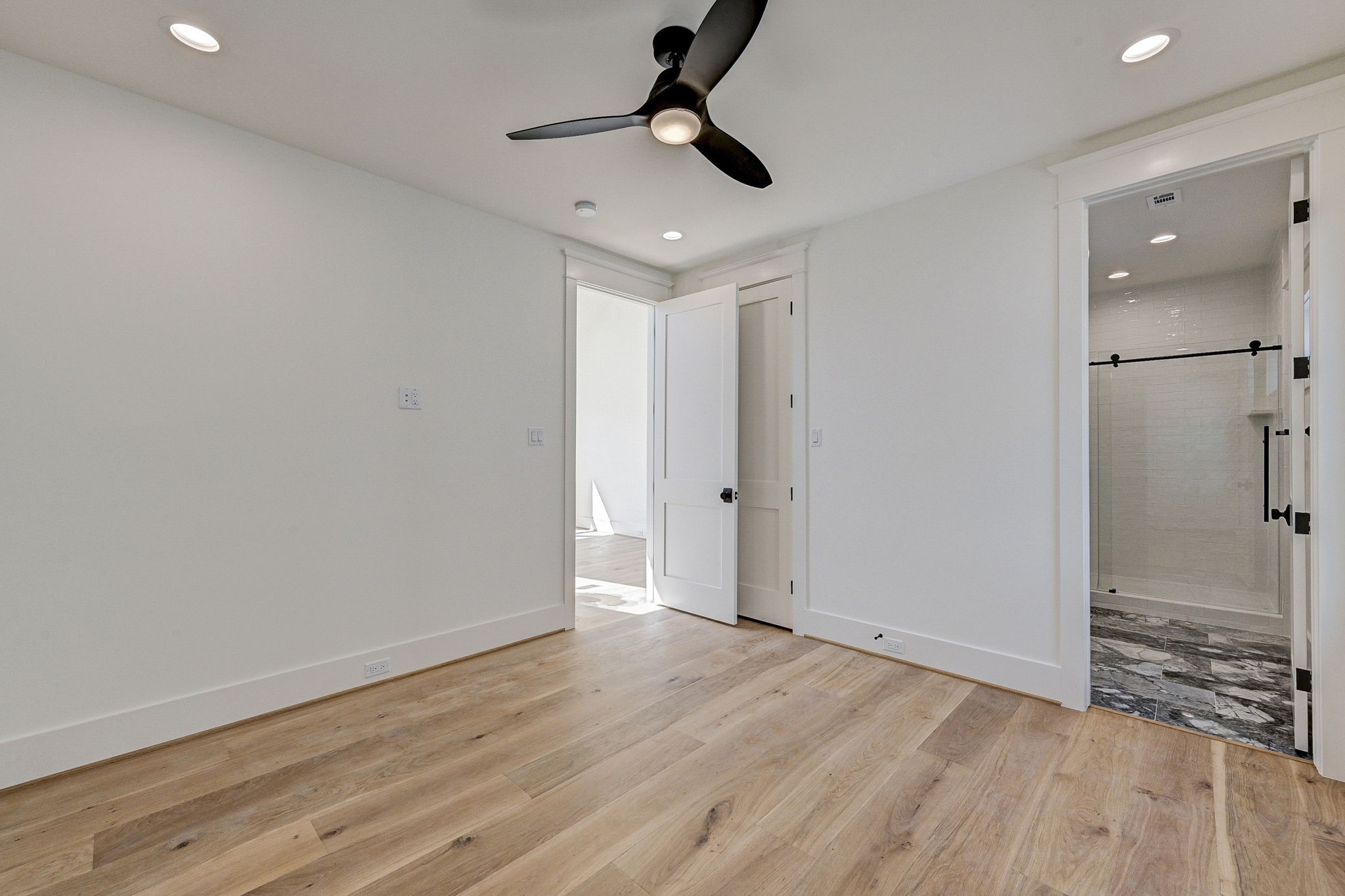 1315 Waverly Street Houston, TX 77008 - Photo 32 of 40 a view of empty room