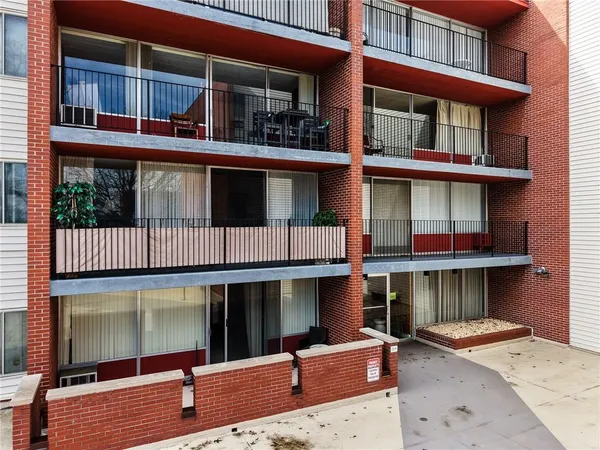 $71,000 | 446 Hoodridge Drive, Unit 201, Pittsburgh, PA 15234