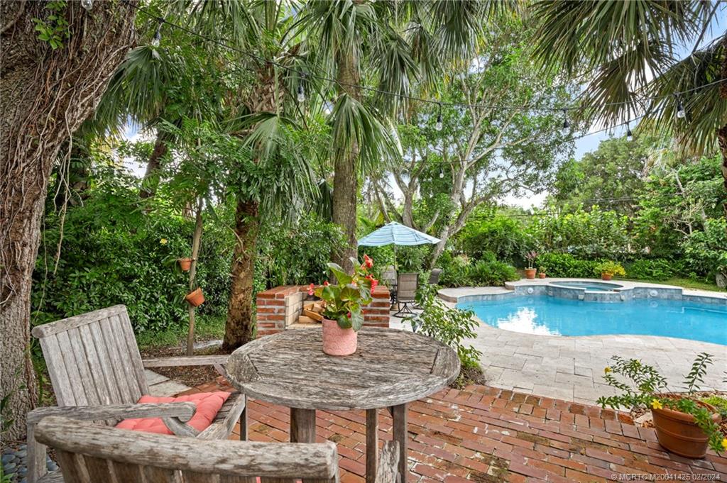 808 Southeast Weir St  