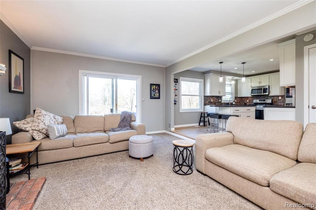 695 Lake Forest Road Rochester Hills, MI 48309 - Photo 21 of 47