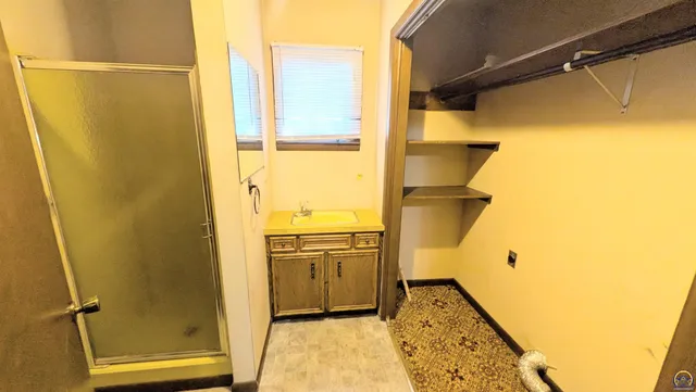 $187,900 | 619 Elmwood Lane, Burlington, KS 66839