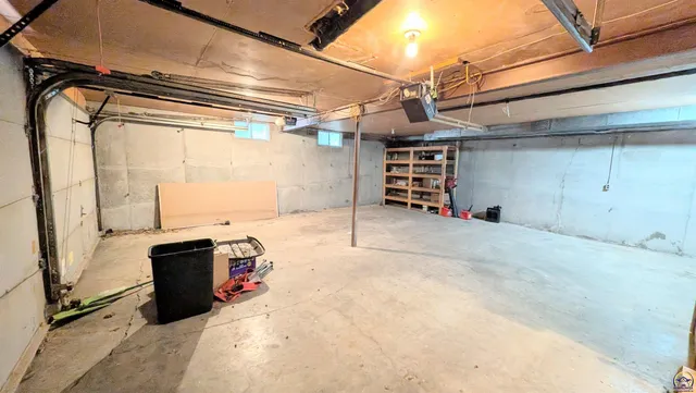 $187,900 | 619 Elmwood Lane, Burlington, KS 66839