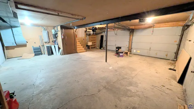 $187,900 | 619 Elmwood Lane, Burlington, KS 66839