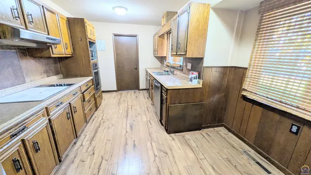 $187,900 | 619 Elmwood Lane, Burlington, KS 66839