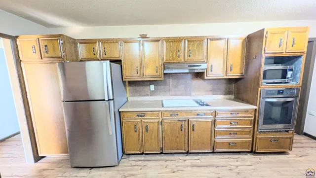 $187,900 | 619 Elmwood Lane, Burlington, KS 66839