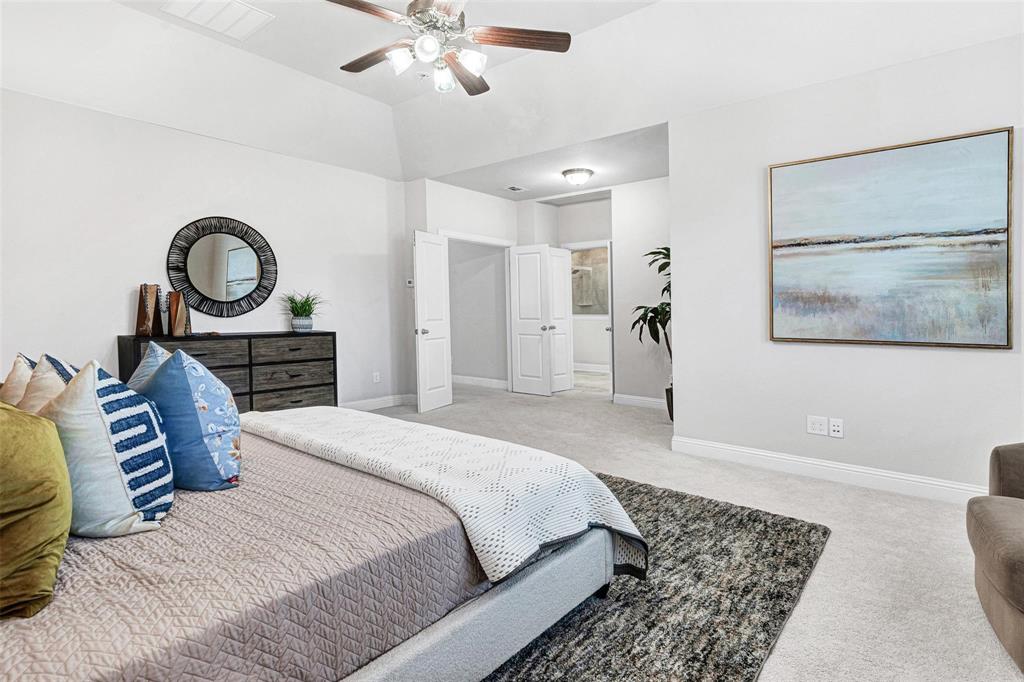 3613 Gloucester Road Richardson, TX 75082 - Photo 16 of 34 HUGE primary suite with sitting area and incredible luxury bathroom