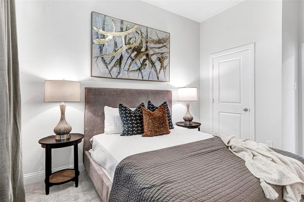 3613 Gloucester Road Richardson, TX 75082 - Photo 23 of 34 Guest bedroom with dedicated bathroom, on 1st floor