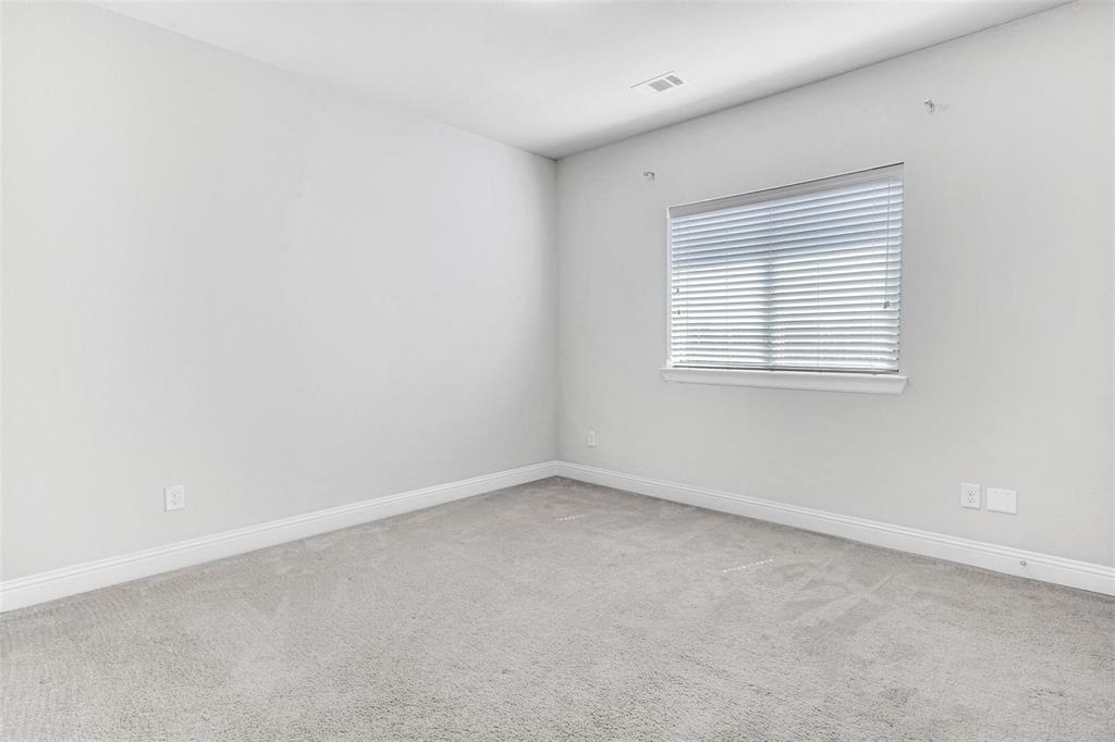 3613 Gloucester Road Richardson, TX 75082 - Photo 27 of 34 Two secondary bedrooms upstairs share a full bathroom