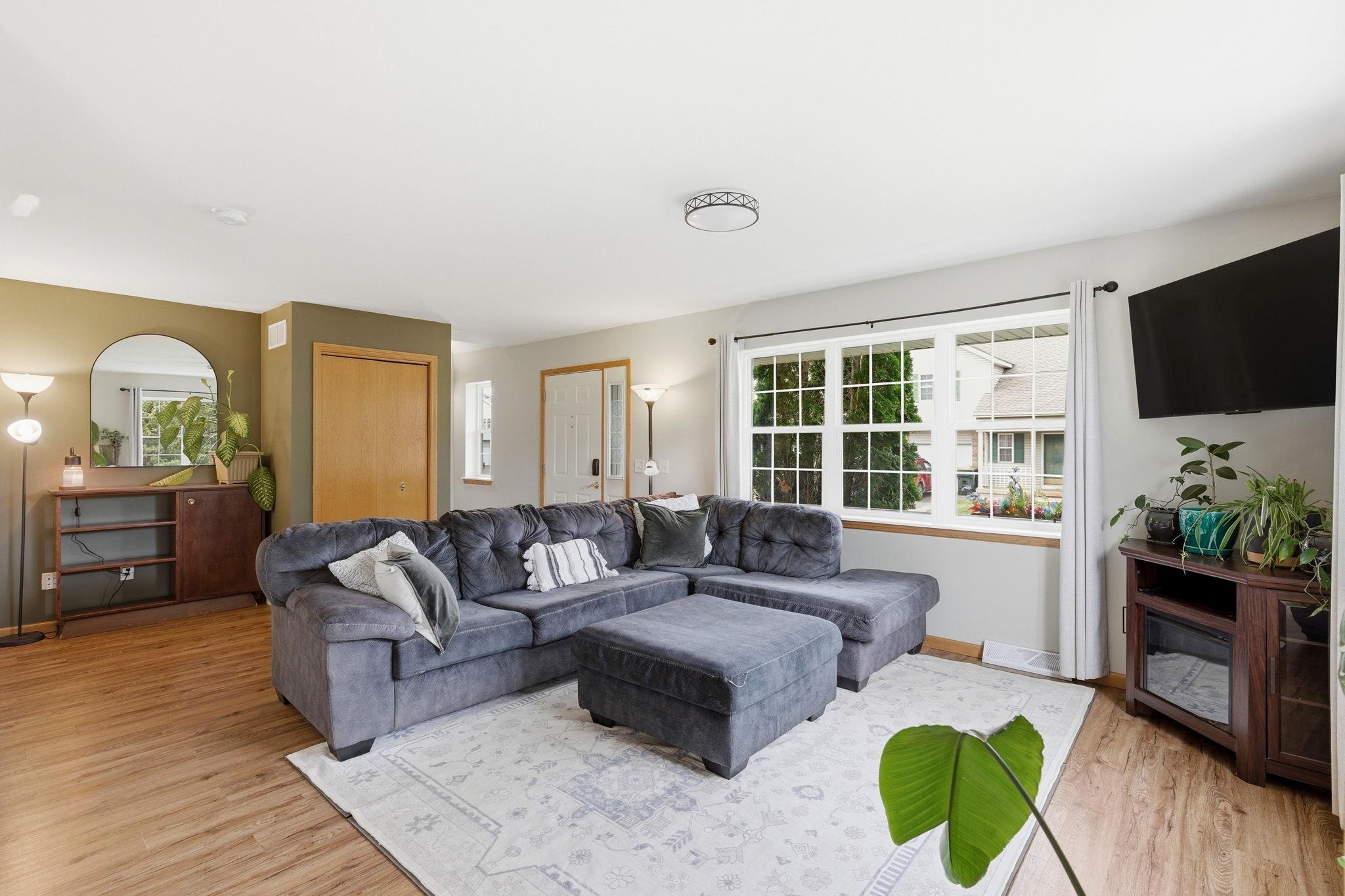 1183 Homestead Drive Sun Prairie, WI 53590 - Photo 11 of 38