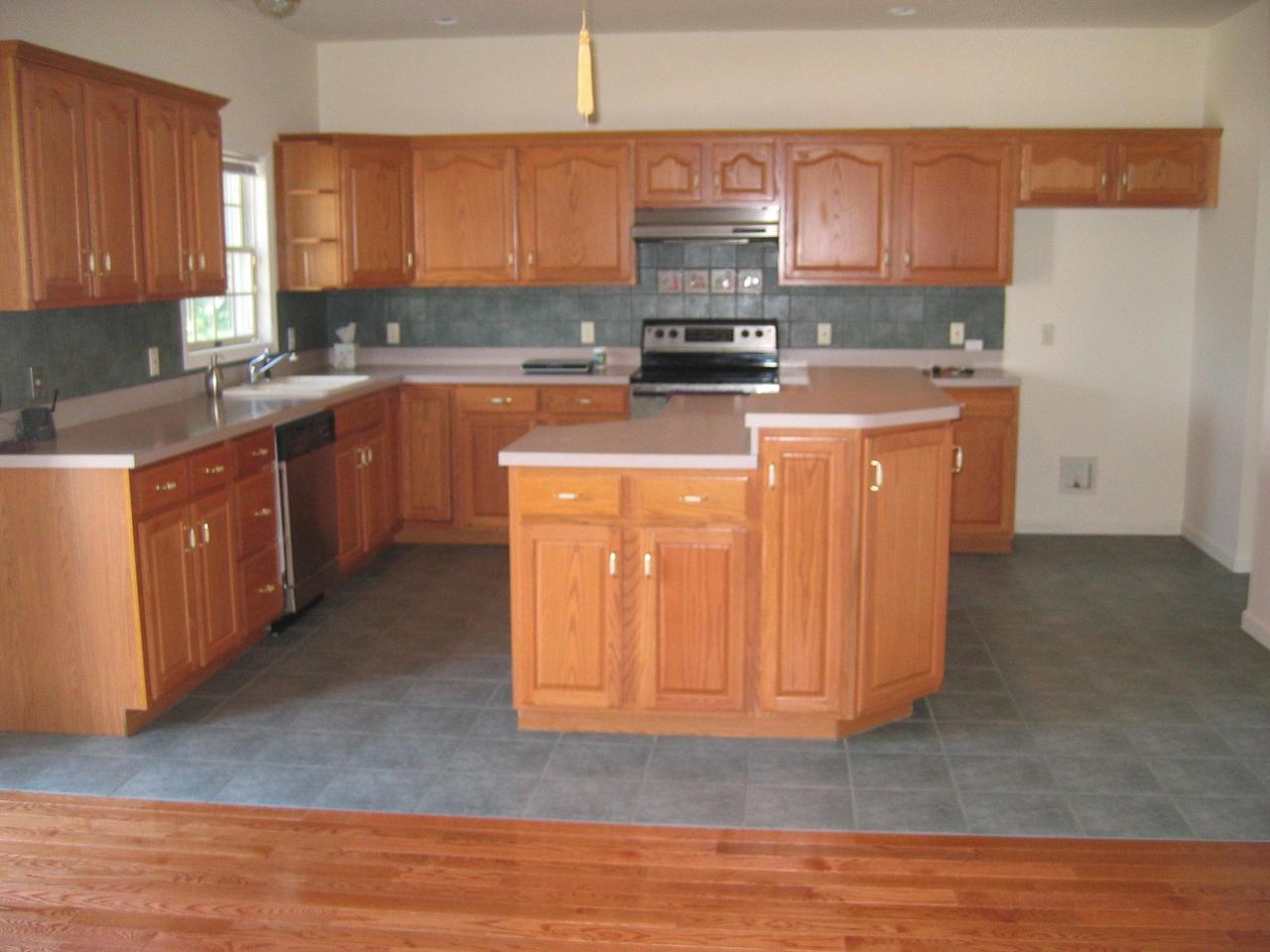 134 Bridle Road Stroudsburg, PA 18360 - Photo 9 of 17 Kitchen w/ Ceramic Tile and Ctr. Island