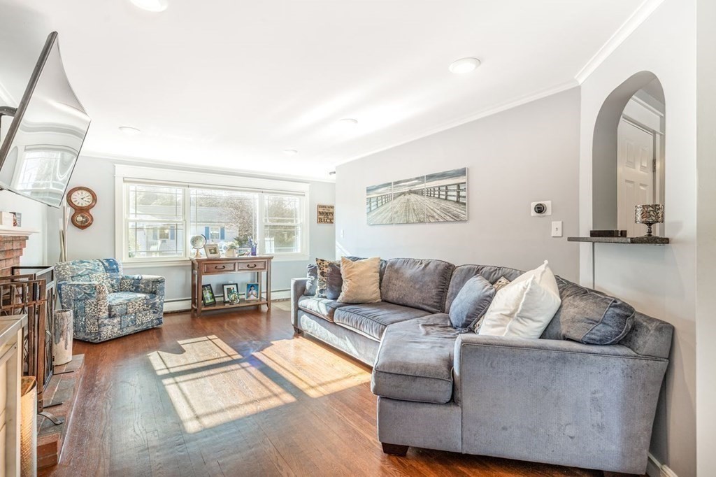 5 Daniel Road Wakefield, MA 01880 - Photo 2 of 21 Gallery Image 2