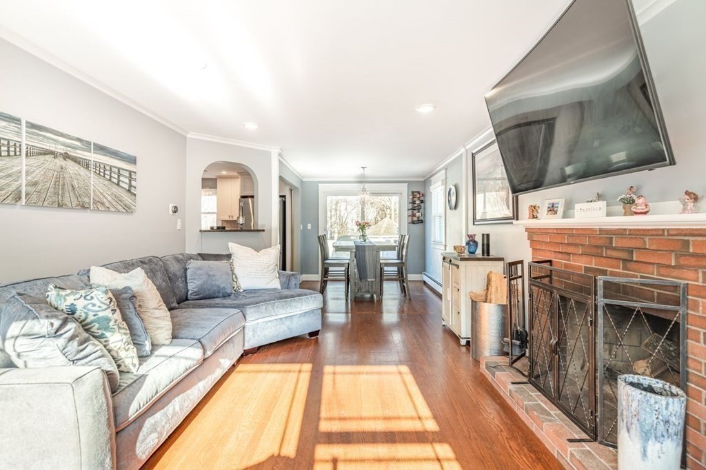 5 Daniel Road Wakefield, MA 01880 - Photo 4 of 21 Gallery Image 4