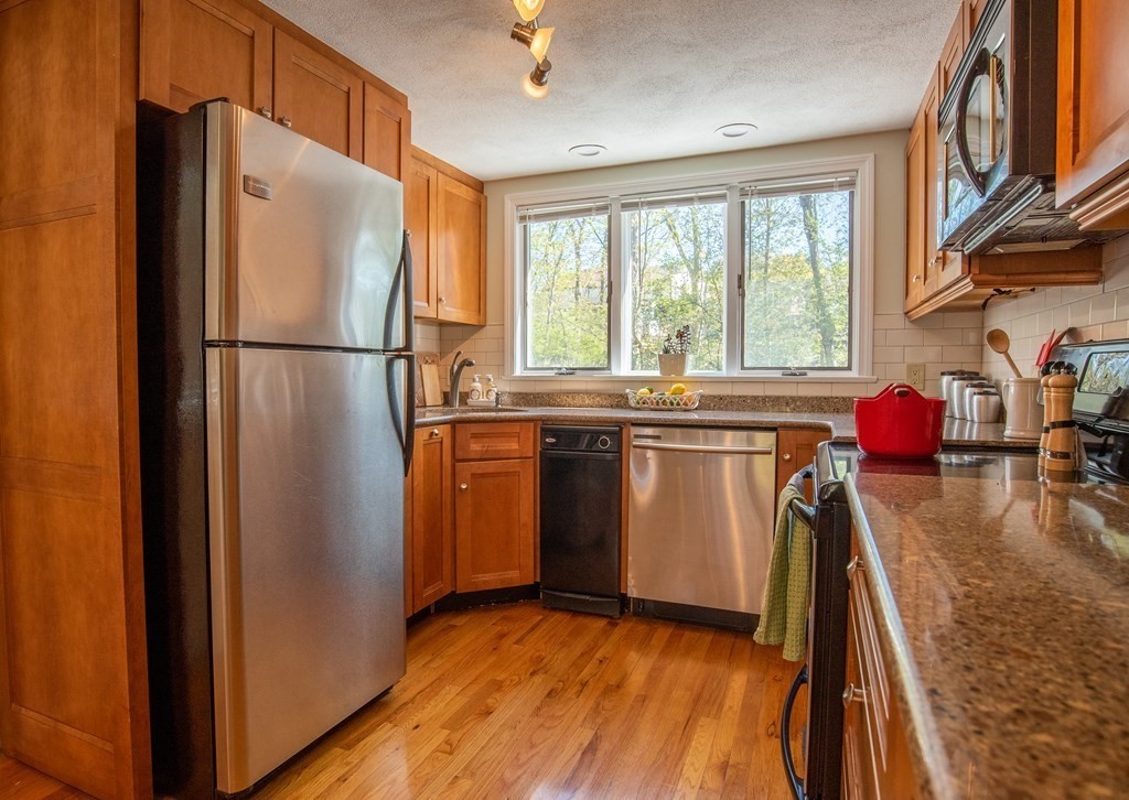 14 Avalon Road Stoneham, MA 02180 - Photo 4 of 29 Gallery Image 4