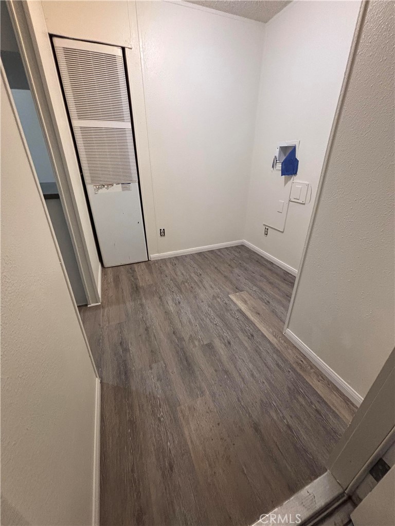 2720 Lebec Oaks Road Lebec, CA 93243 - Photo 2 of 4 a view of a hallway