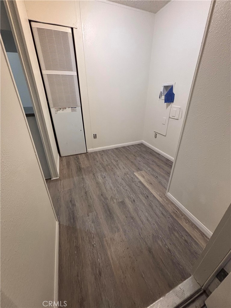 2720 Lebec Oaks Road Lebec, CA 93243 - Photo 23 of 24 a view of a hallway