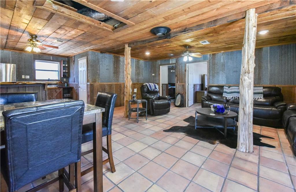 12200 Winn Road Franklin, TX 77856 - Photo 4 of 33