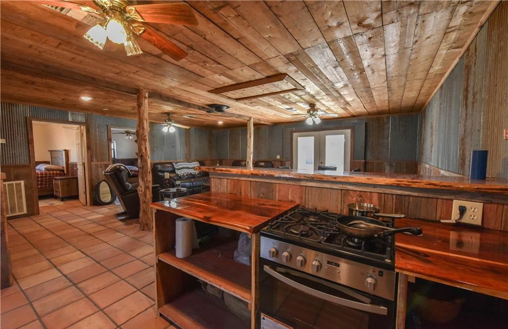 12200 Winn Road Franklin, TX 77856 - Photo 8 of 33