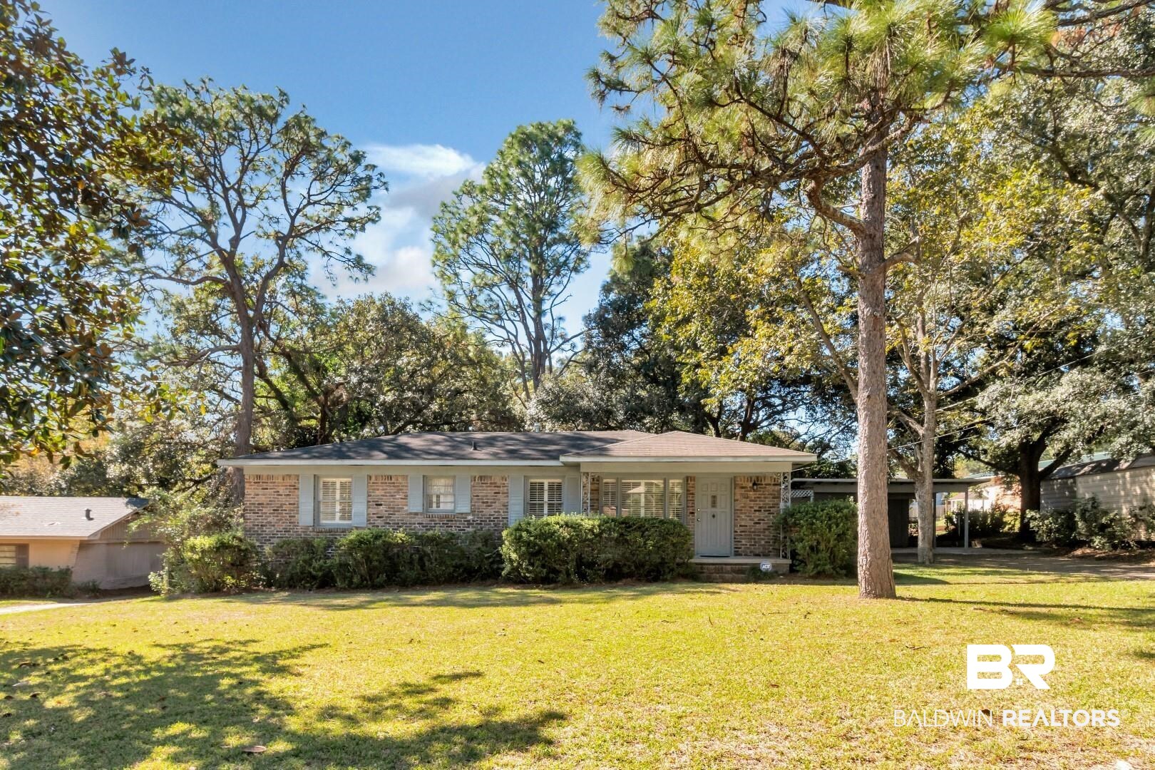 1502 Crestview Drive Mobile, AL 36693 - Photo 3 of 34