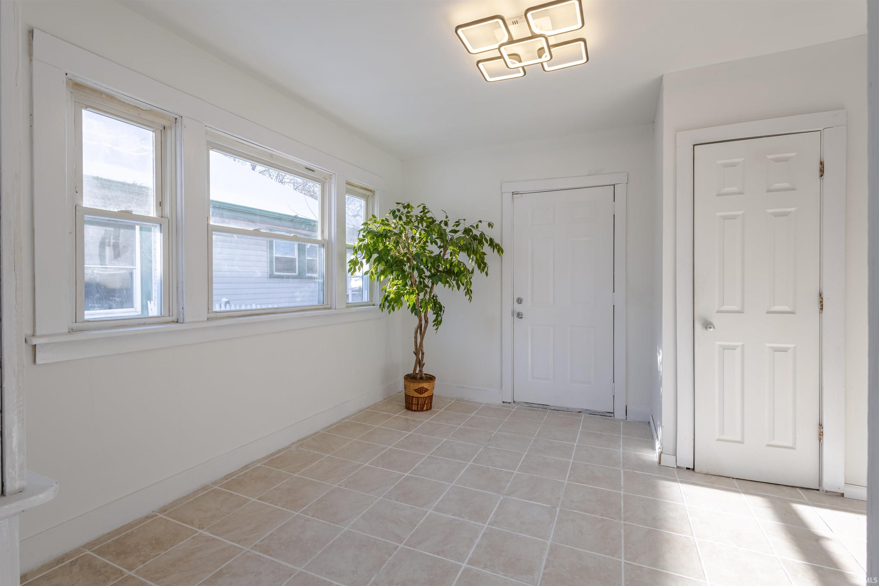 3522 Oliver Street Fort Wayne, IN 46806 - Photo 7 of 35